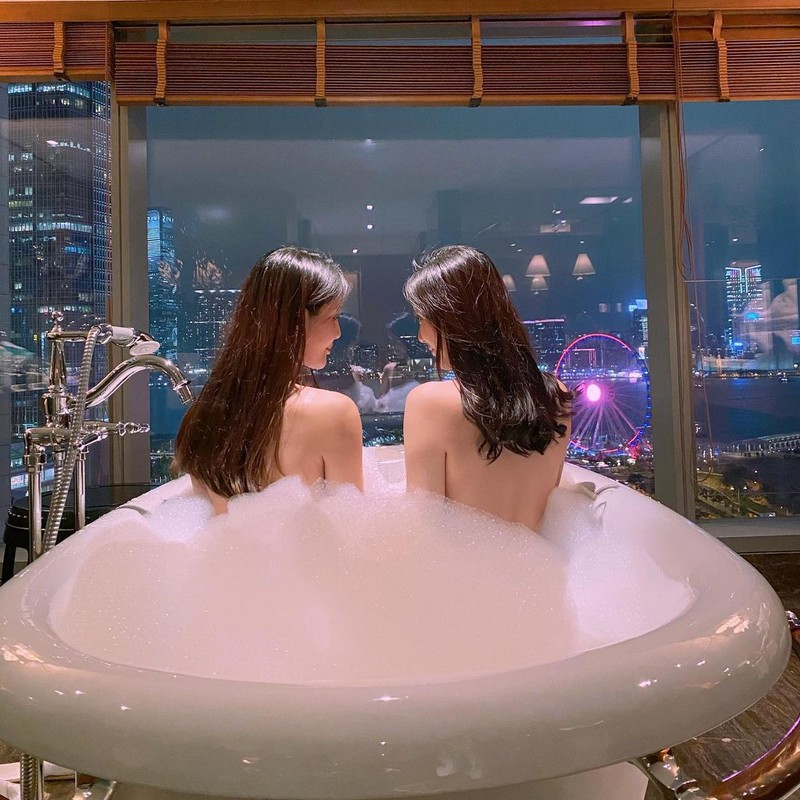 香港正妹Wing（歐詠怡）優美坐窗邊超美身材曲線與一雙妹腿超搶鏡, 香港正妹Wing（歐詠怡）優美坐窗邊超美身材曲線與一雙妹腿超搶鏡 mitaotv9.com