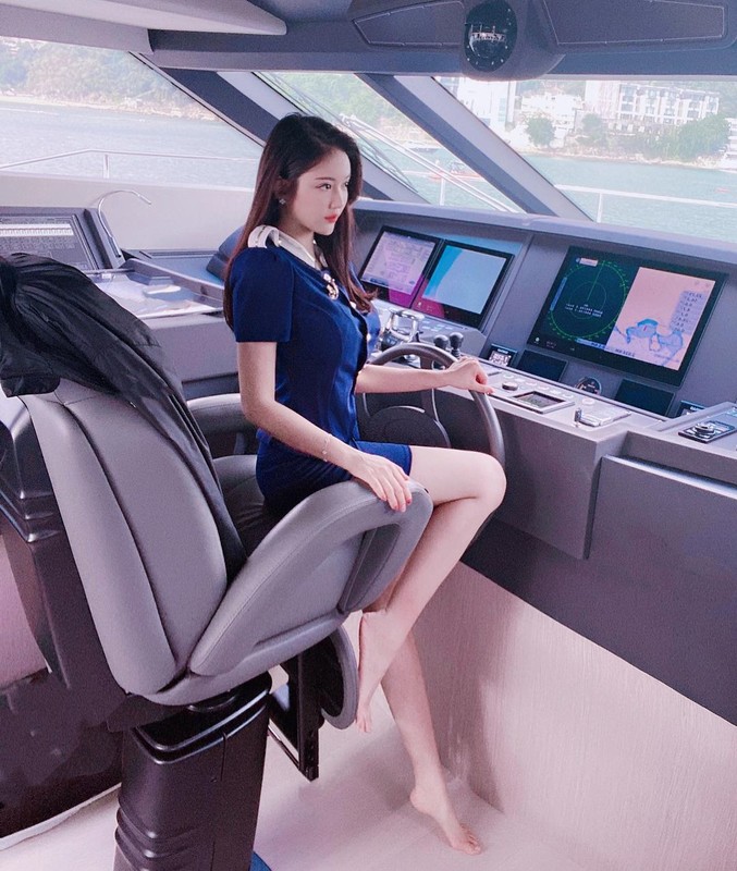 香港正妹Wing（歐詠怡）優美坐窗邊超美身材曲線與一雙妹腿超搶鏡, 香港正妹Wing（歐詠怡）優美坐窗邊超美身材曲線與一雙妹腿超搶鏡 mitaotv9.com