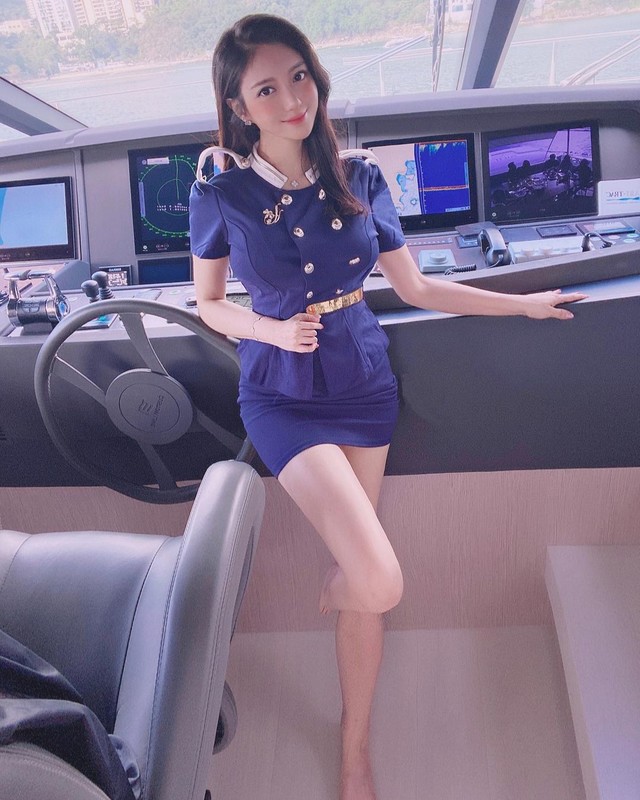 香港正妹Wing（歐詠怡）優美坐窗邊超美身材曲線與一雙妹腿超搶鏡, 香港正妹Wing（歐詠怡）優美坐窗邊超美身材曲線與一雙妹腿超搶鏡 mitaotv9.com