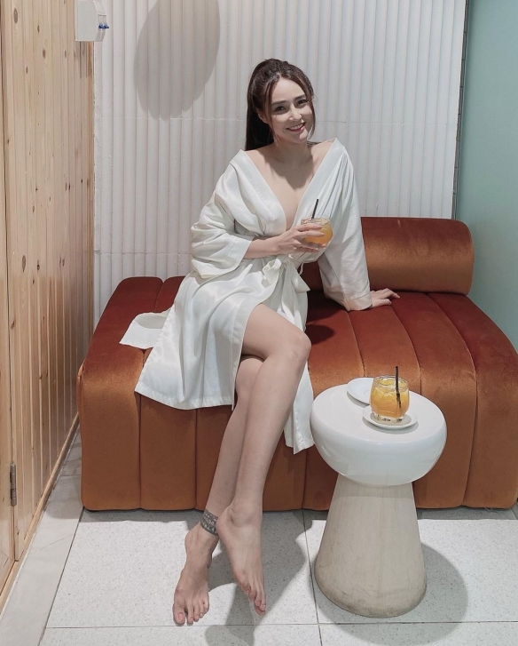 白皙正妹火辣大膽豪放的越南女DJ Jenny Yến, 白皙正妹火辣大膽豪放的越南女DJ Jenny Yến mitaotv9.com