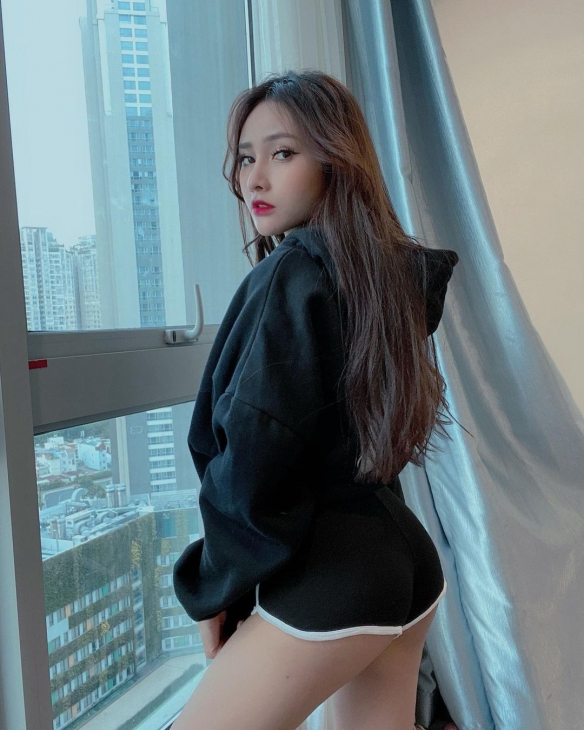 白皙正妹火辣大膽豪放的越南女DJ Jenny Yến, 白皙正妹火辣大膽豪放的越南女DJ Jenny Yến mitaotv9.com