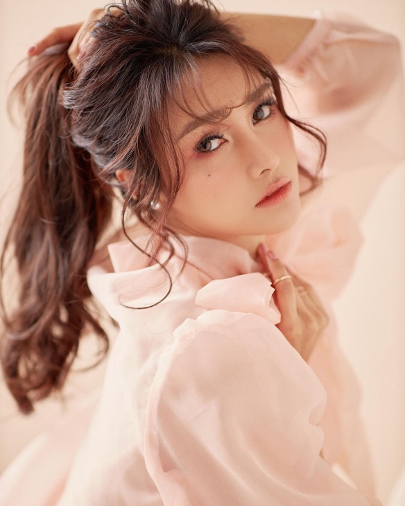 白皙正妹火辣大膽豪放的越南女DJ Jenny Yến, 白皙正妹火辣大膽豪放的越南女DJ Jenny Yến mitaotv9.com