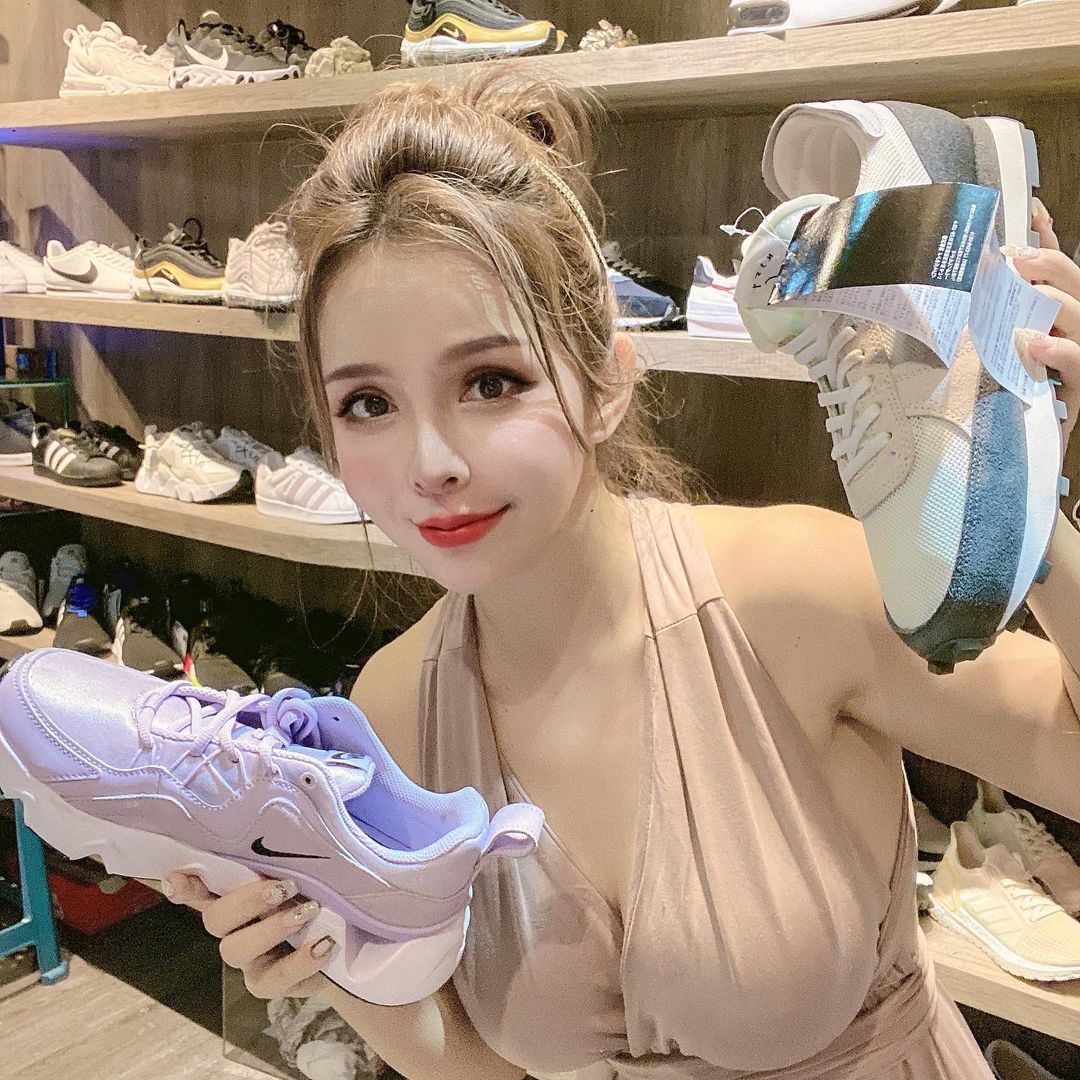 叫你朋友來吃午餐！巨乳波神香菱po出「超辣便當照」，網友一看全歪樓：便當在哪裡？