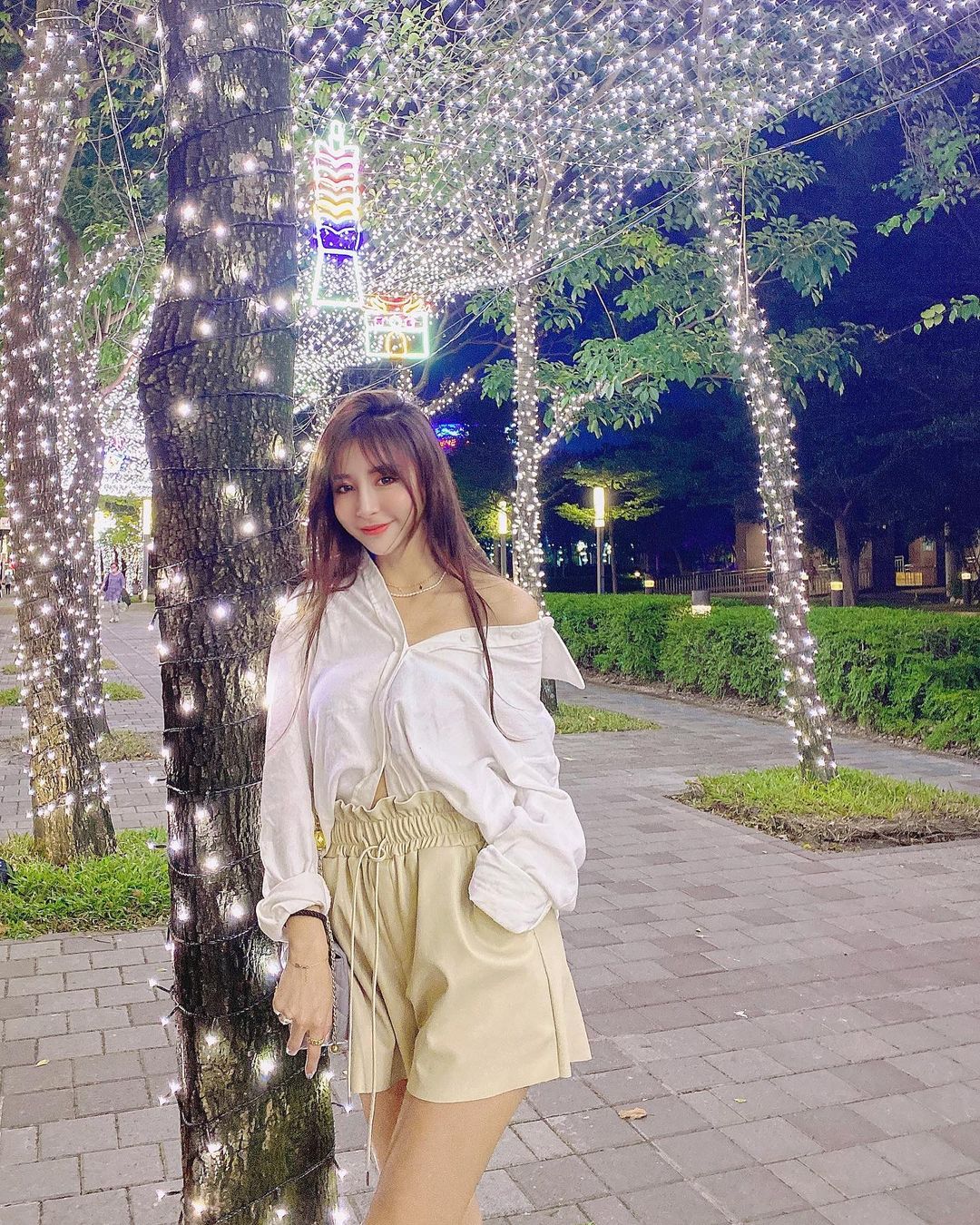 氣質正妹RITA 多張極品身材照曝光… - 美女圖 -