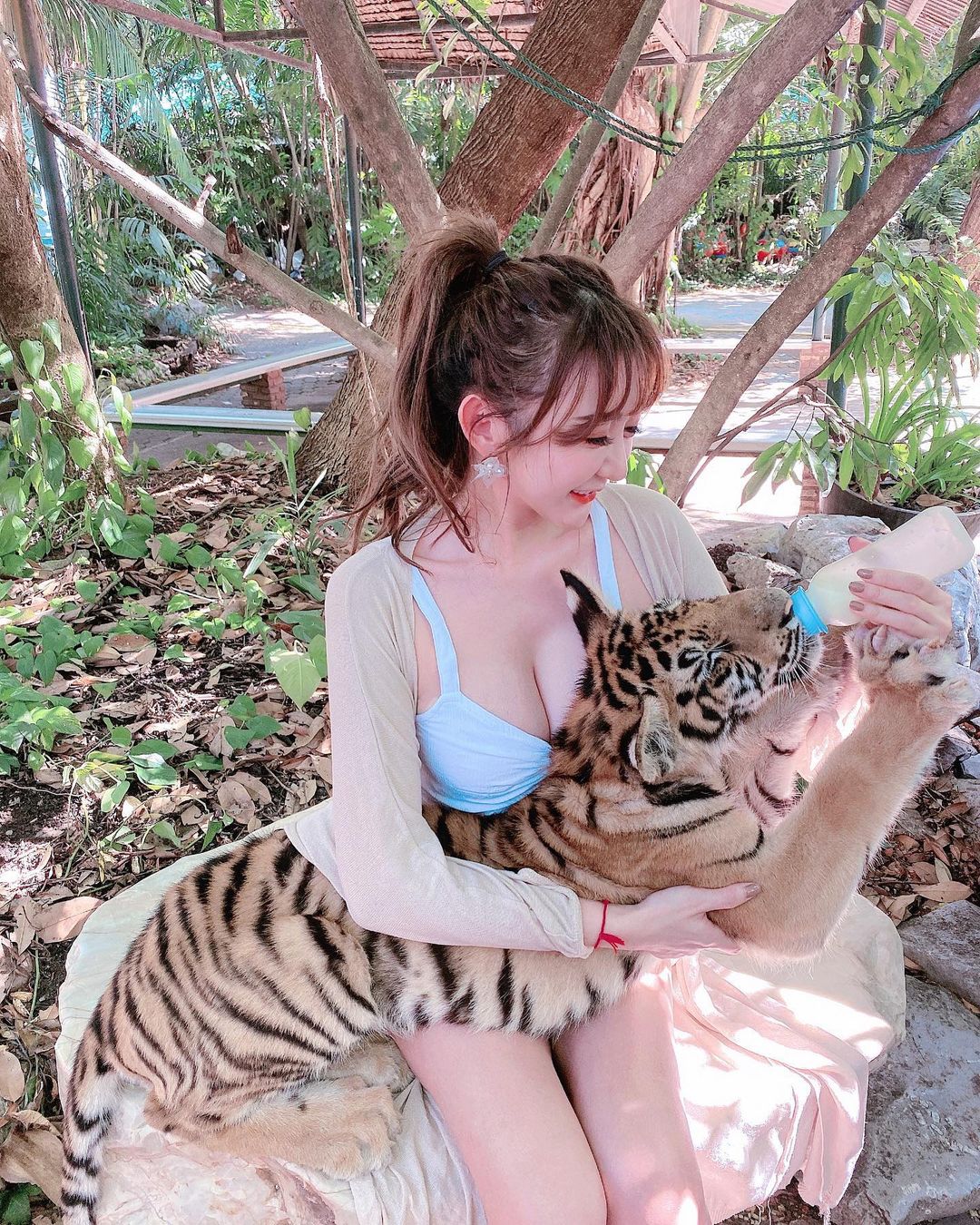 爆乳女孩溫蒂  飽滿身材看了就快要窒息..... - 美女圖 -