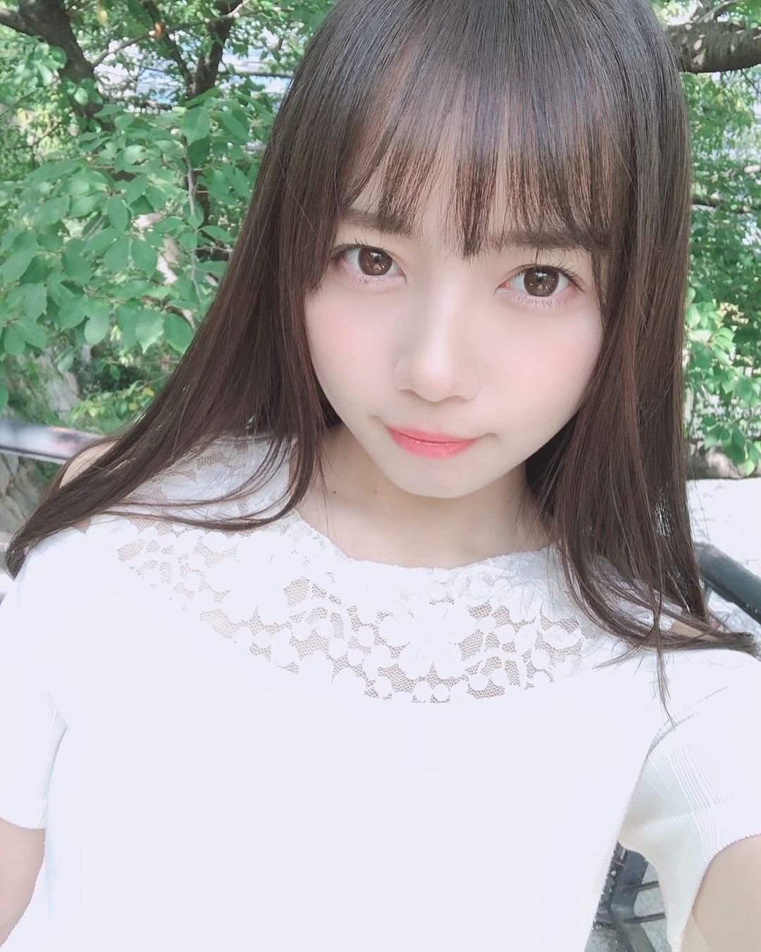 日向坂46透明系女神「齊藤京子」水嫩到讓人想咬一口　纖細身軀配「渾圓長輩」衝突滿滿