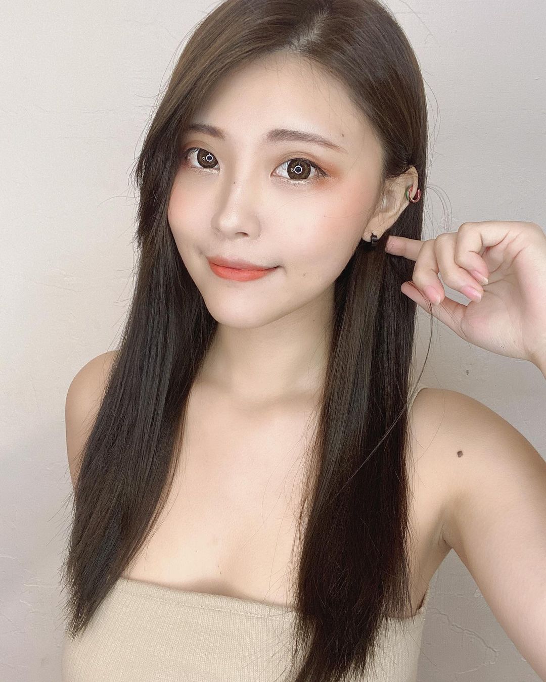 純愛美乳女神「苡琍Hana」誘惑能量全面釋放　性感胴體勾引不斷讓人想撲倒