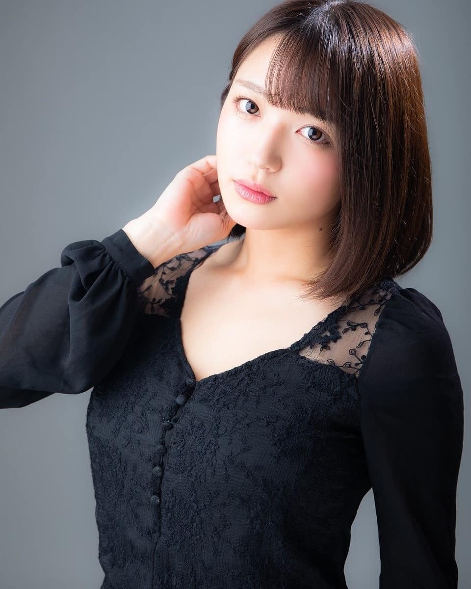 巨乳小護士「瀬山しろ」護士袍下竟是超飽滿身材　光看到她就不藥而癒