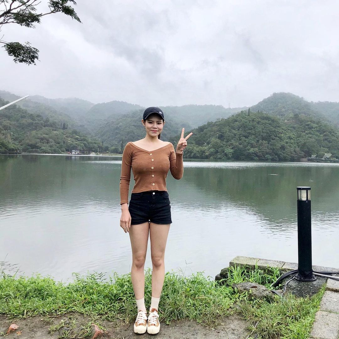球場邊最美的風景！PLG職籃轉播驚見「口罩辣妹」　神出是性感地方媽媽