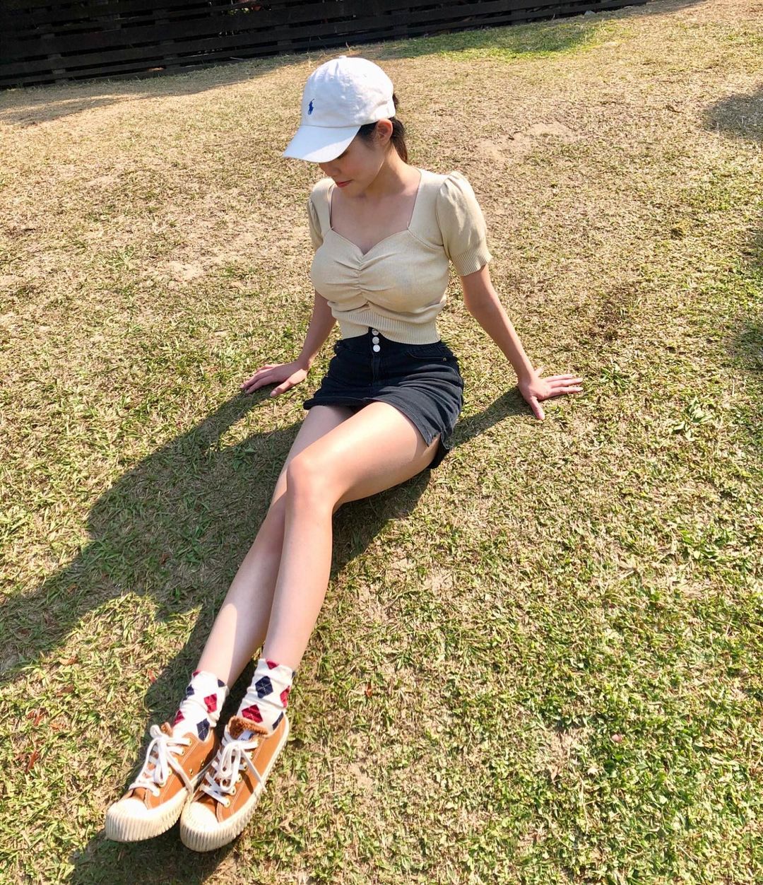 球場邊最美的風景！PLG職籃轉播驚見「口罩辣妹」　神出是性感地方媽媽