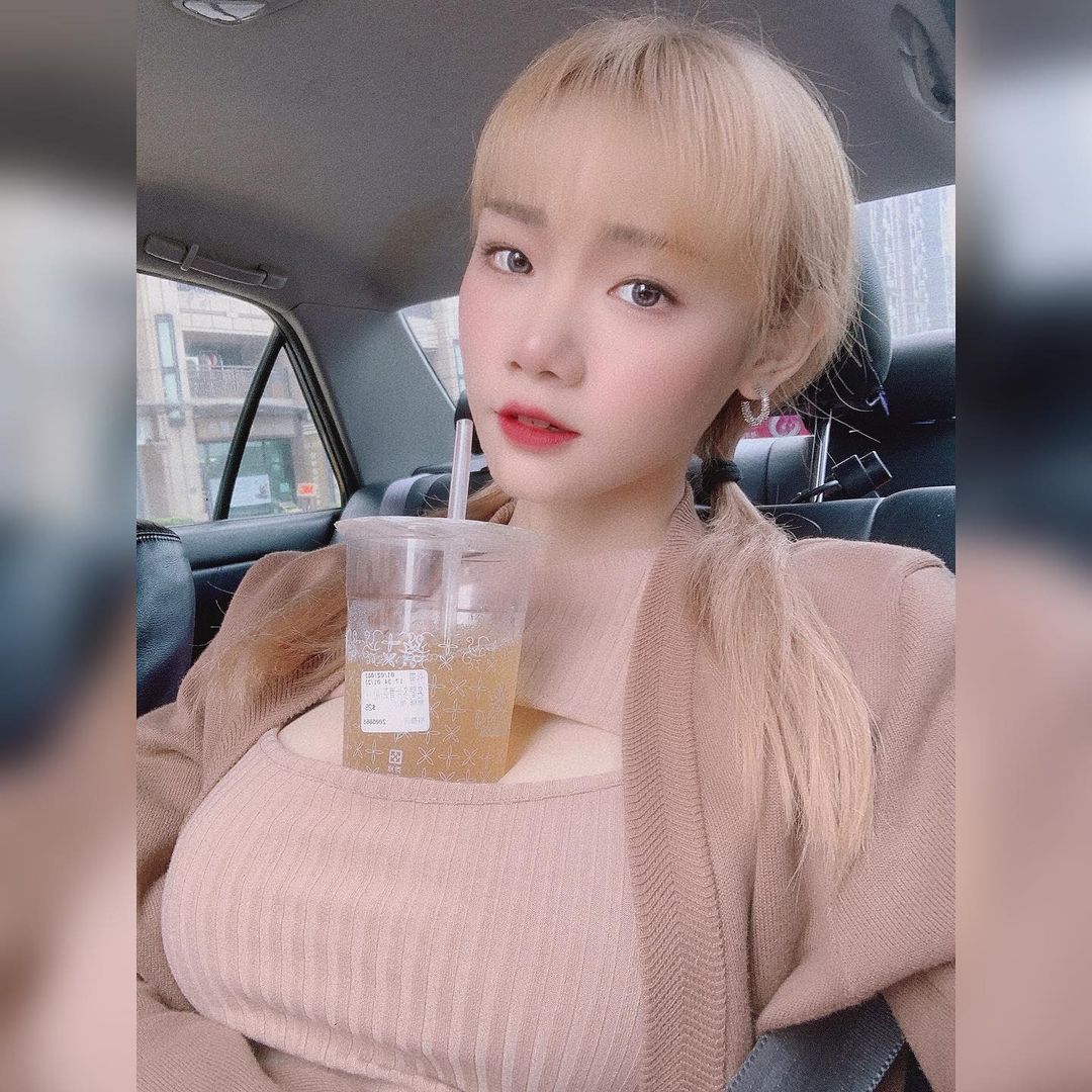 桃園娜美  氣質臉蛋電眼勾人...超巨雙峰快撐爆！ - 美女圖 -