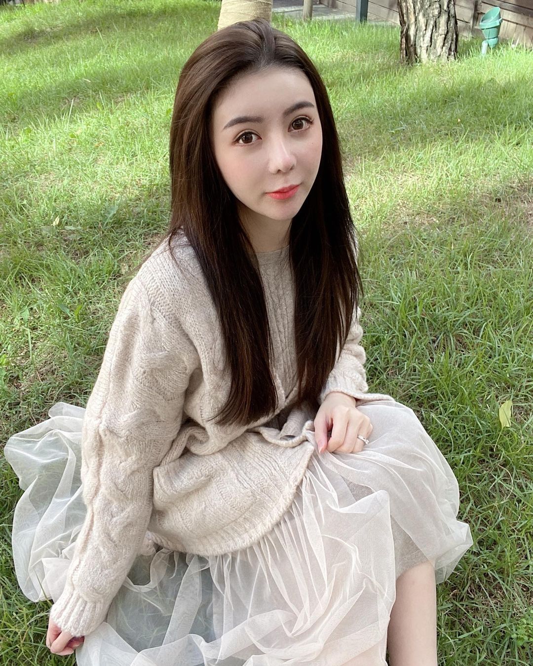 黃可比 氣質神顏搭載「白嫩美乳」:一看戀愛了 - 美女圖 -