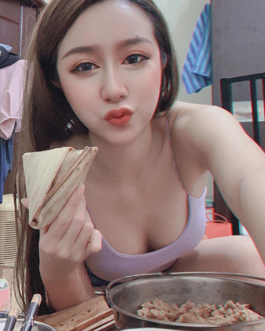 「長腿美姬」不僅臉蛋精緻漂亮,還有著一雙超犯規的「逆天長腿」~黛娜(Dana)