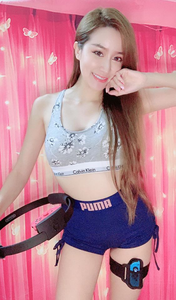 「長腿美姬」不僅臉蛋精緻漂亮,還有著一雙超犯規的「逆天長腿」~黛娜(Dana)