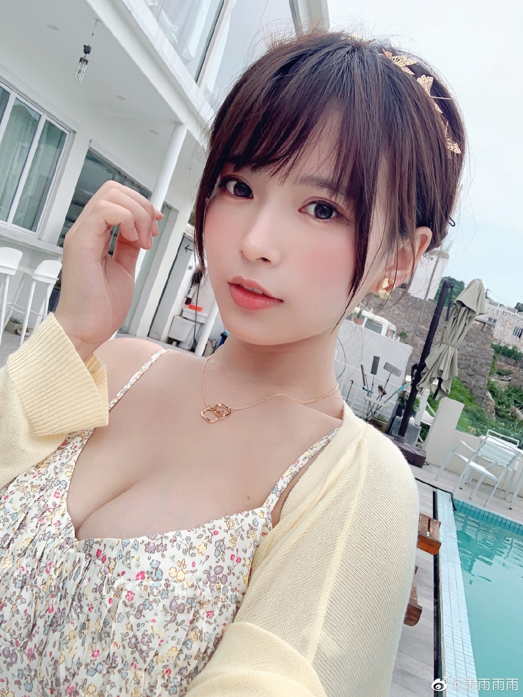 純淨系 Coser「肅雨」天使臉蛋讓人戀愛！身材卻比想像中還「胸」猛暴力