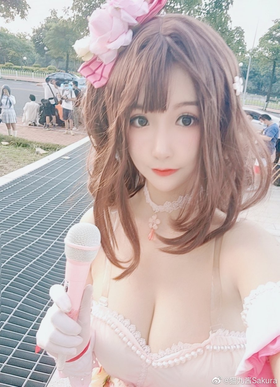 曾因醜聞紅極一時！Coser「貓九醬」近照曝光  19 歲長出驚人「F 巨乳」