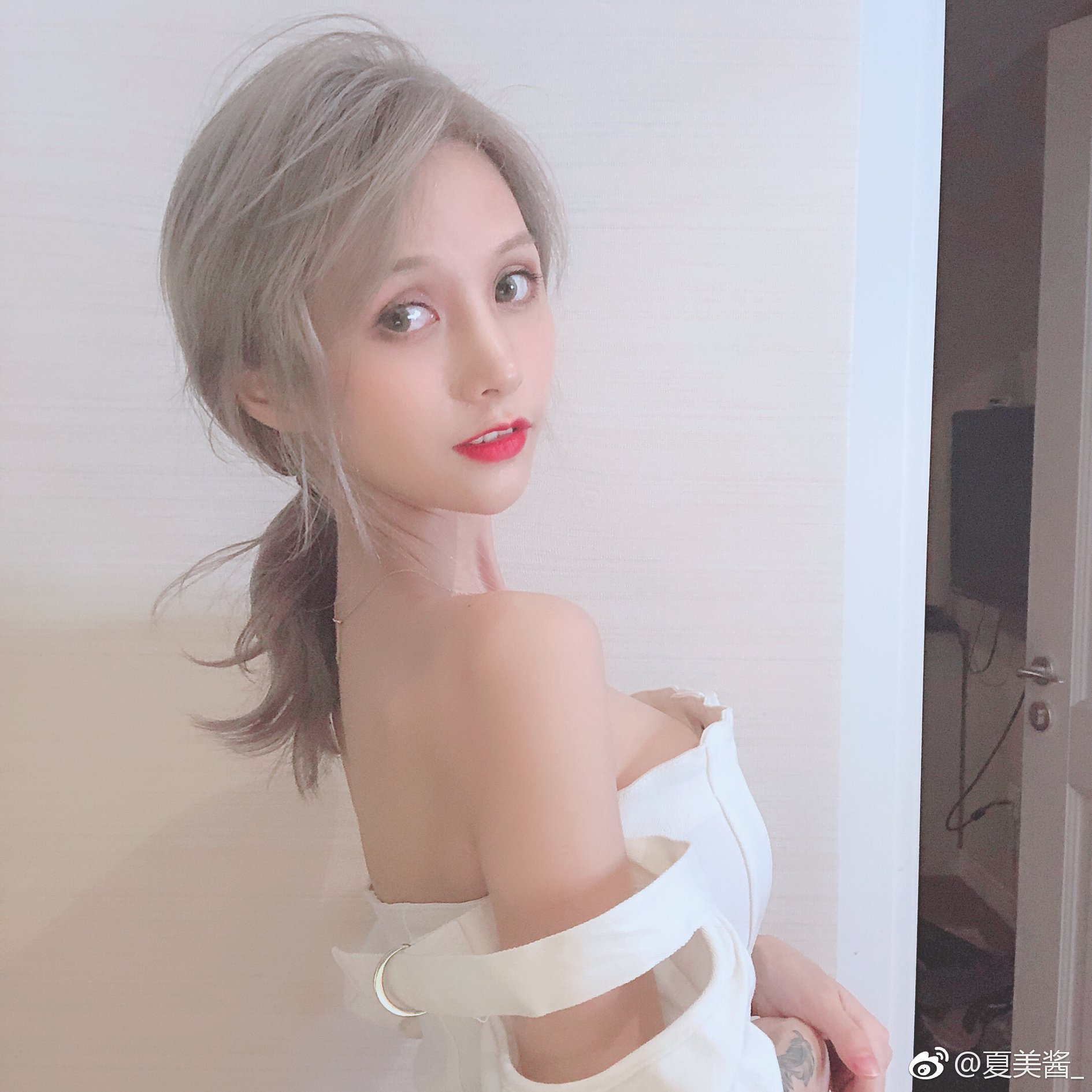 美乳正妹「夏美醬」昔靠 Cosplay 大紅！悄悄轉型「時尚博主」坐擁百萬粉絲