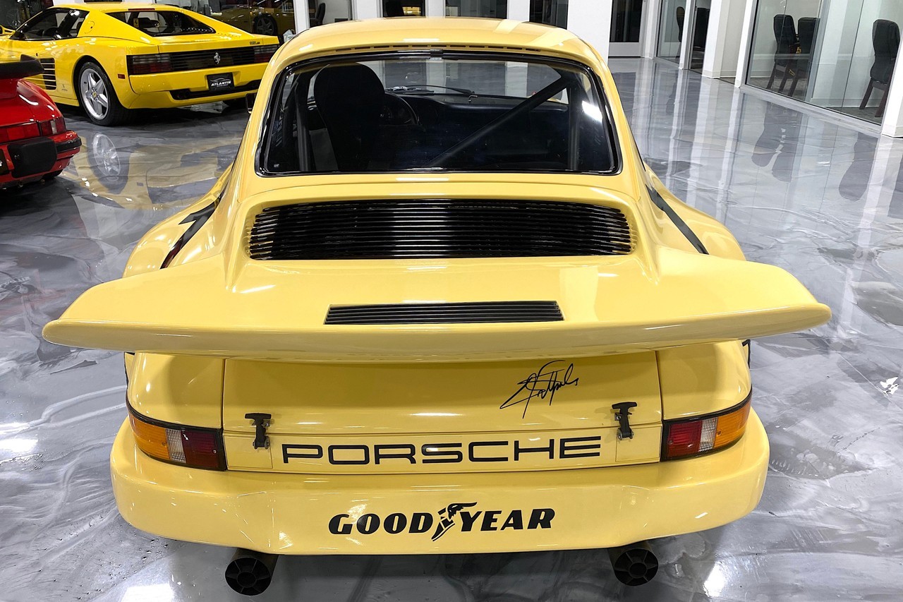 https___hk.hypebeast.com_files_2021_03_pablo-escobar-1974-porsche-911-rsr-racing.jpg