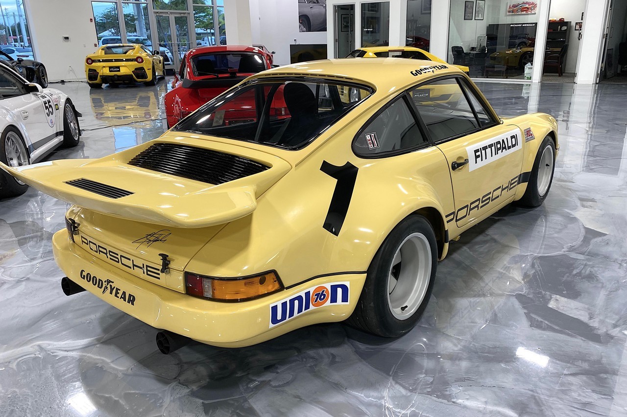 https___hk.hypebeast.com_files_2021_03_pablo-escobar-1974-porsche-911-rsr-racing.jpg