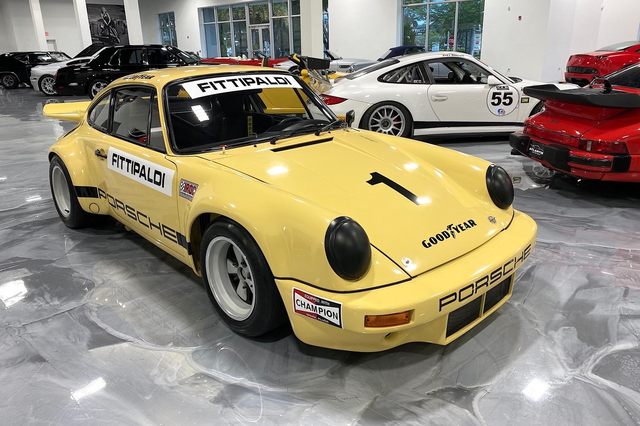 https___hk.hypebeast.com_files_2021_03_pablo-escobar-1974-porsche-911-rsr-racing.jpg