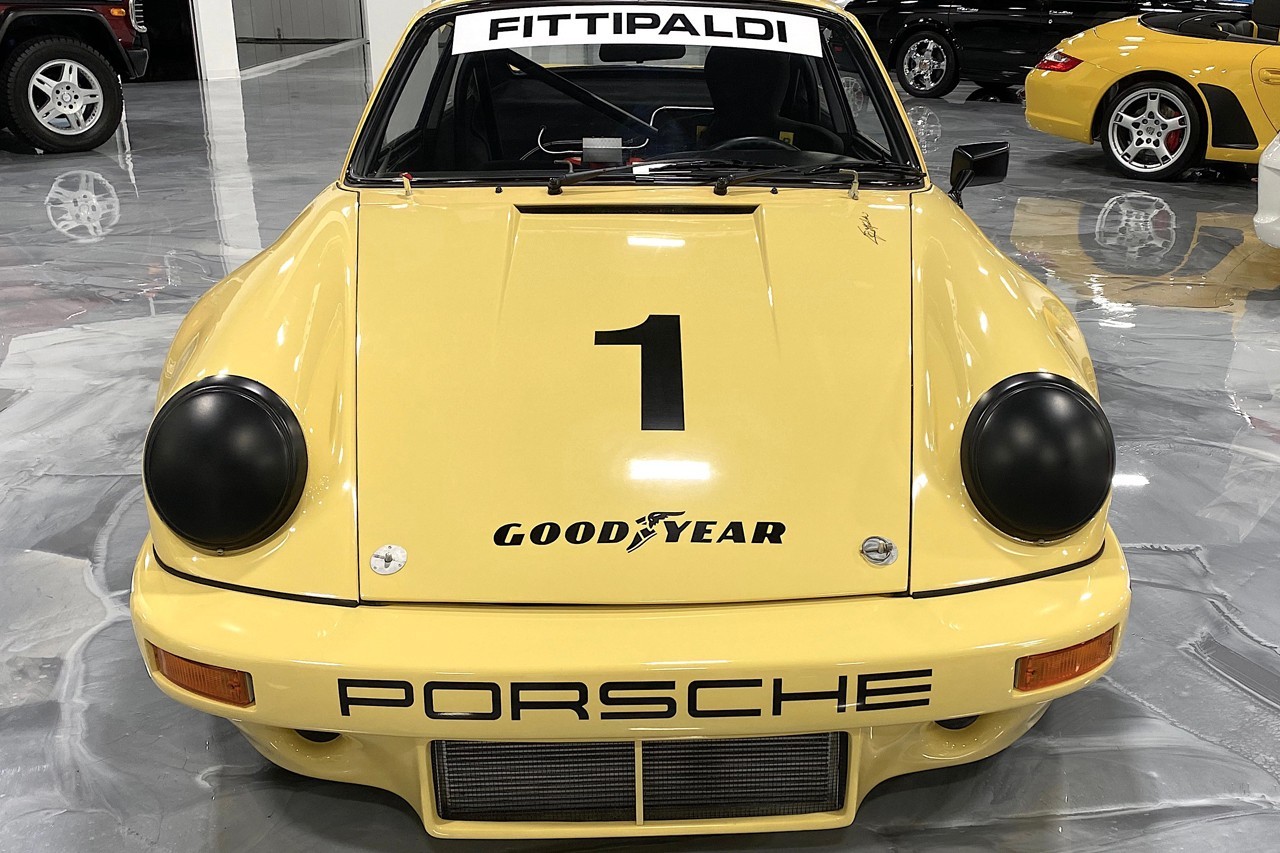 https___hk.hypebeast.com_files_2021_03_pablo-escobar-1974-porsche-911-rsr-racing.jpg