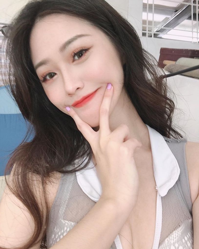 不論是妝容或是拍照的風格、色調都很有櫻花妹的味道~小松聖子Seiko - 亞洲美女 -