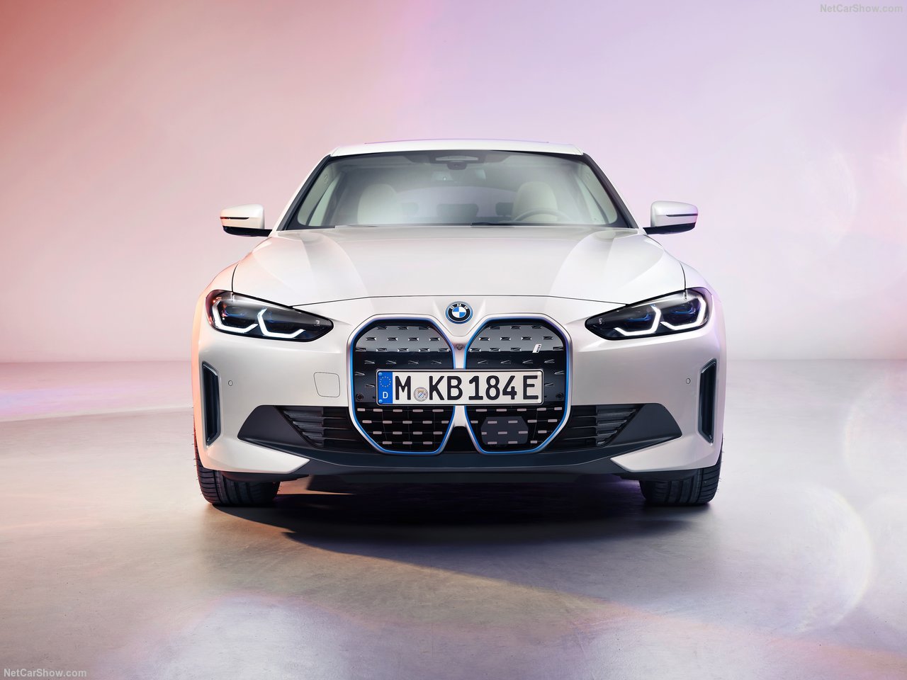 BMW-i4-2022-1280-05.jpeg