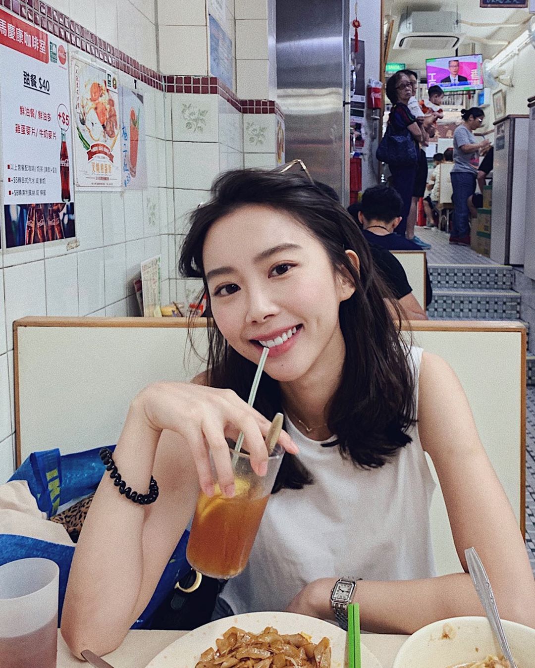 善於打扮與美妝，很有品味的都高雅又時尚～Sabrina - 美女圖 -