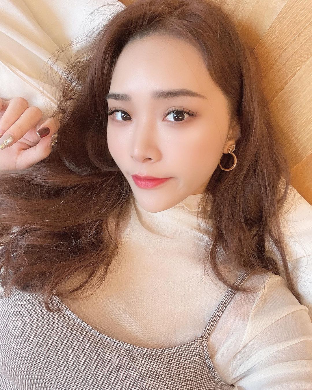 正妹理財股問工作能力強 高顏值也讓人留下深刻印象〜Ting - 美女圖 -