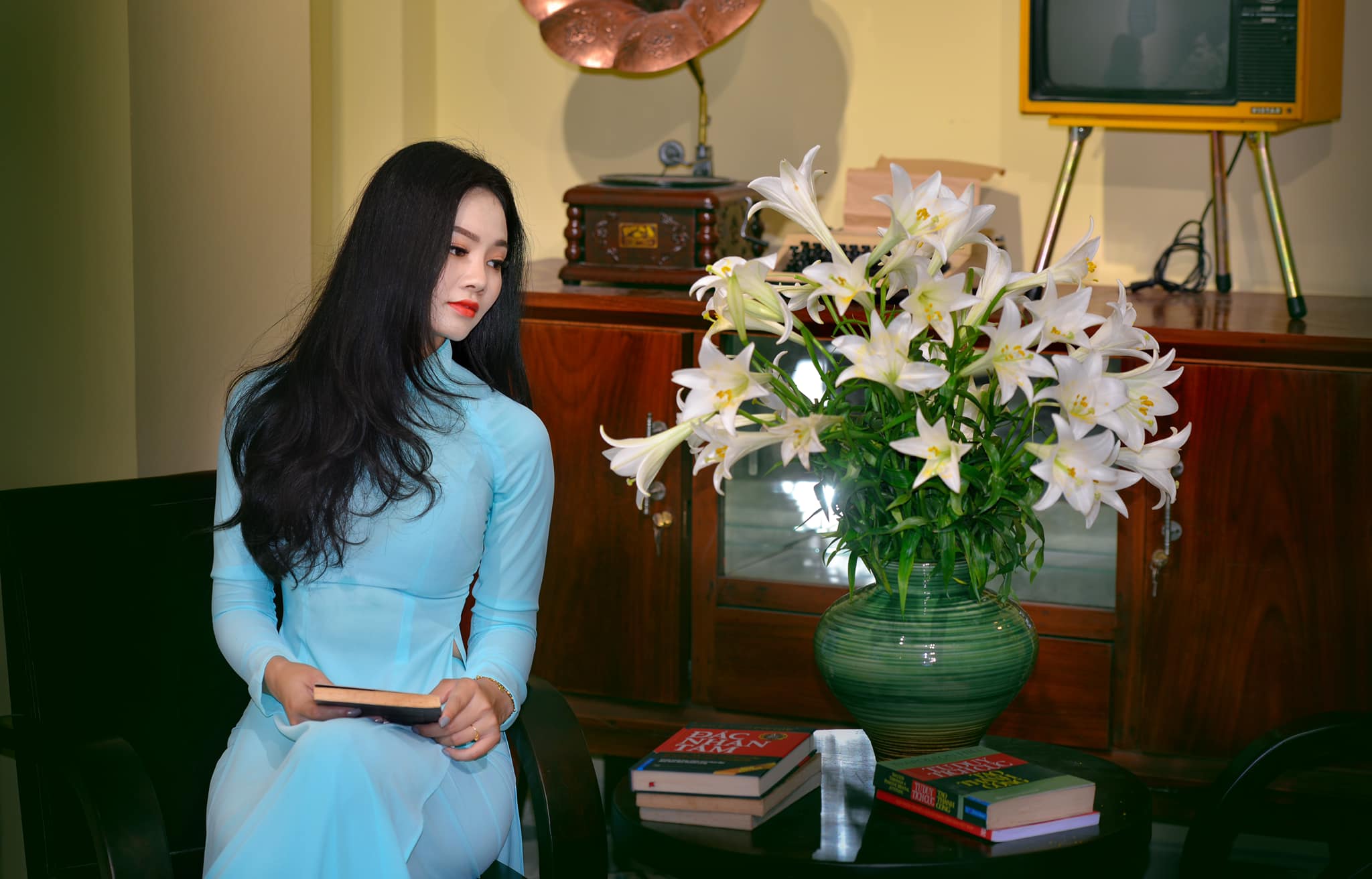 窗戶旁邊的繆斯女神-DinhVanLinh - 亞洲美女 -
