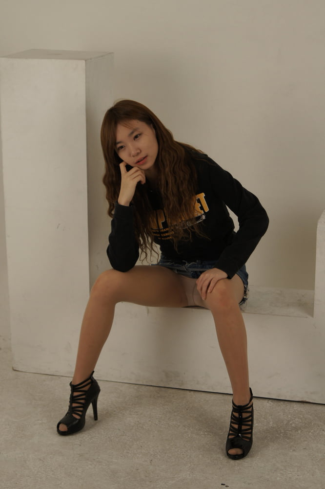 韓國模特兒寫真(帽T牛仔短裙) - 貼圖 - 清涼寫真 -