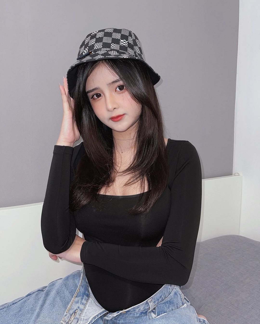 天菜越南妹！網拍闆娘 Do Khanh An 曬穿搭照  美乳身材讓人戀愛