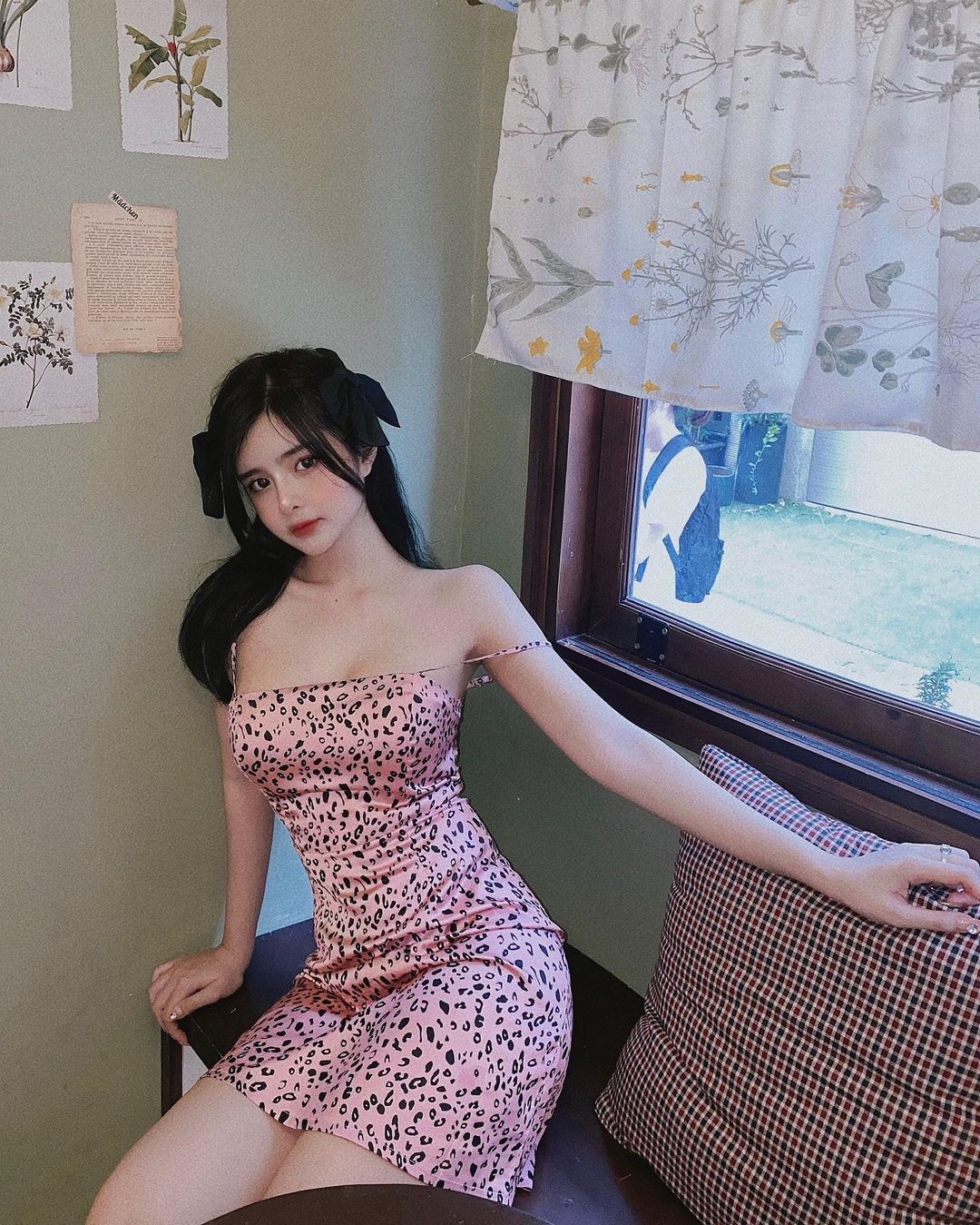 天菜越南妹！網拍闆娘 Do Khanh An 曬穿搭照  美乳身材讓人戀愛