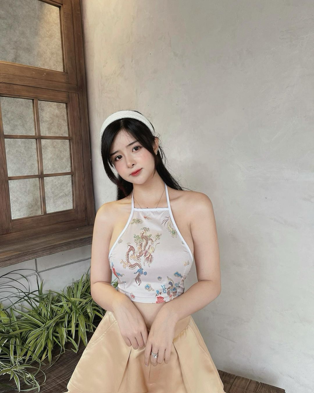 天菜越南妹！網拍闆娘 Do Khanh An 曬穿搭照  美乳身材讓人戀愛