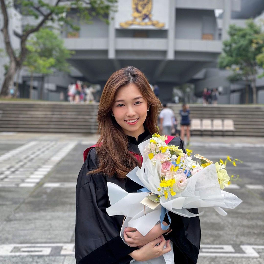 香港「正妹醫師」穿白袍超有魅力　清新氣質讓人一秒戀愛