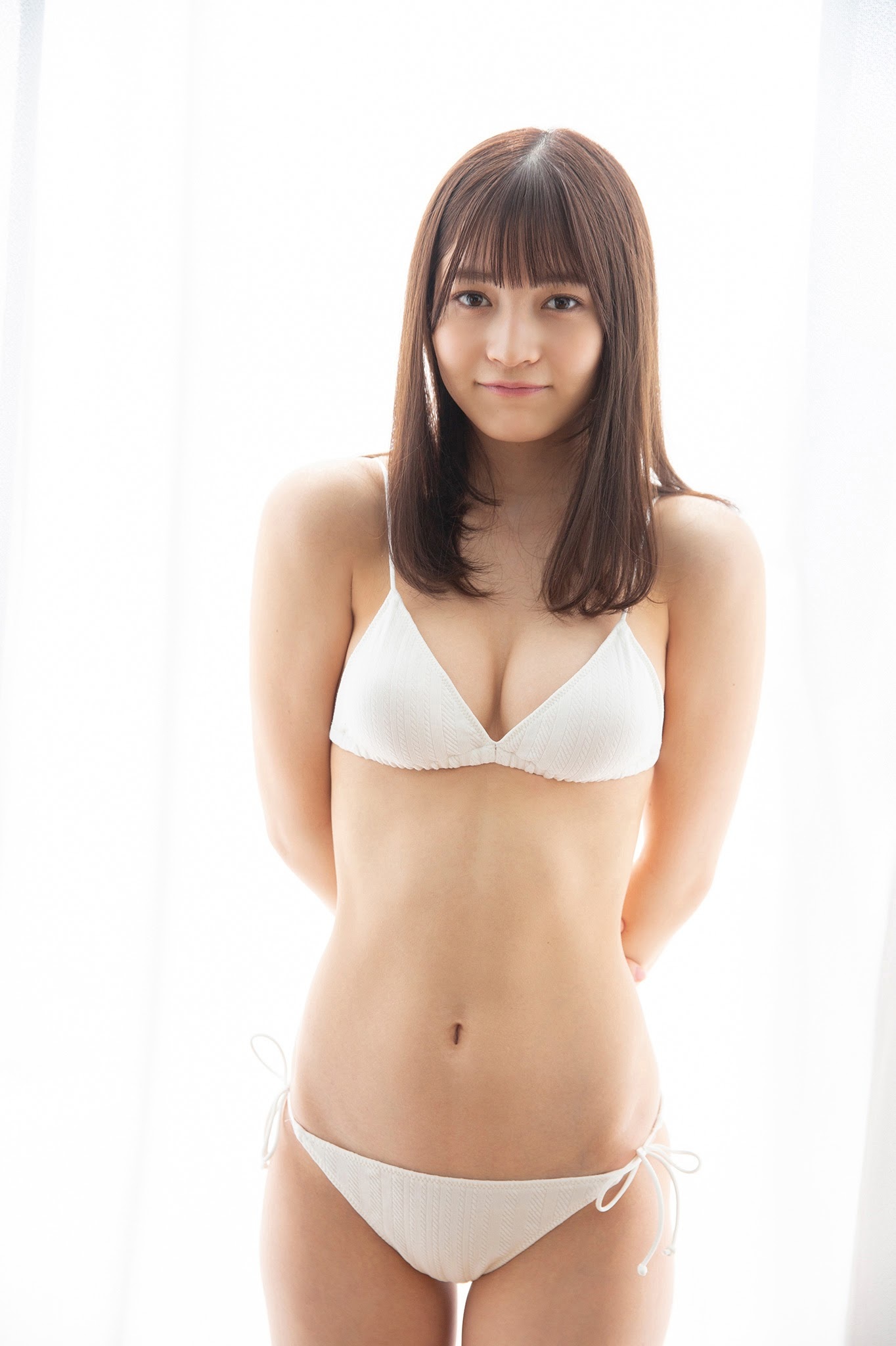 清純萌妹子「黒嵜菜々子」爆乳下麵給你吃　圍裙裡面「只穿內衣」讓人看了好餓