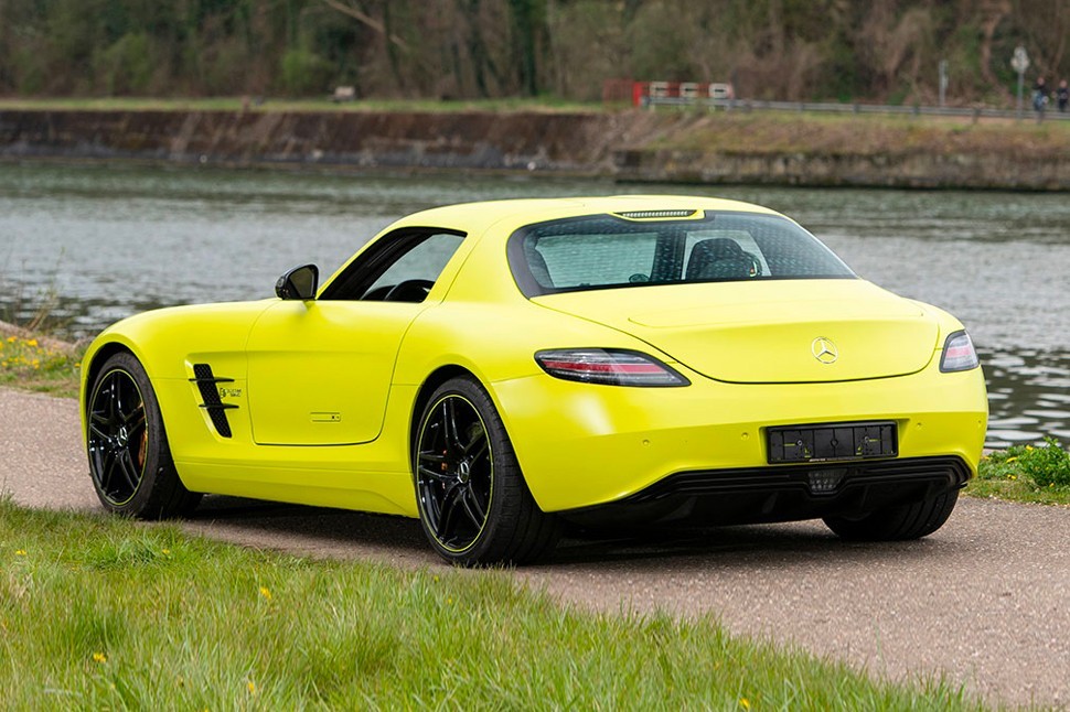 https___hk.hypebeast.com_files_2021_05_rm-sothebys-2013-mercedes-benz-sls-amg-co.jpg
