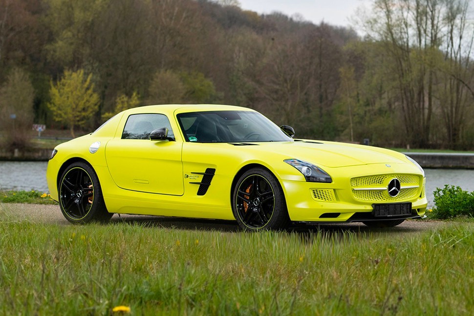 https___hk.hypebeast.com_files_2021_05_rm-sothebys-2013-mercedes-benz-sls-amg-co.jpg