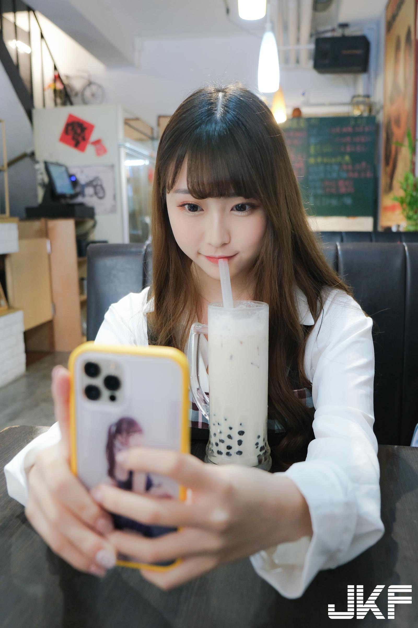 西門町飲料店「超可愛店員」甜美笑容好迷人！完美高顏值讓人戀愛