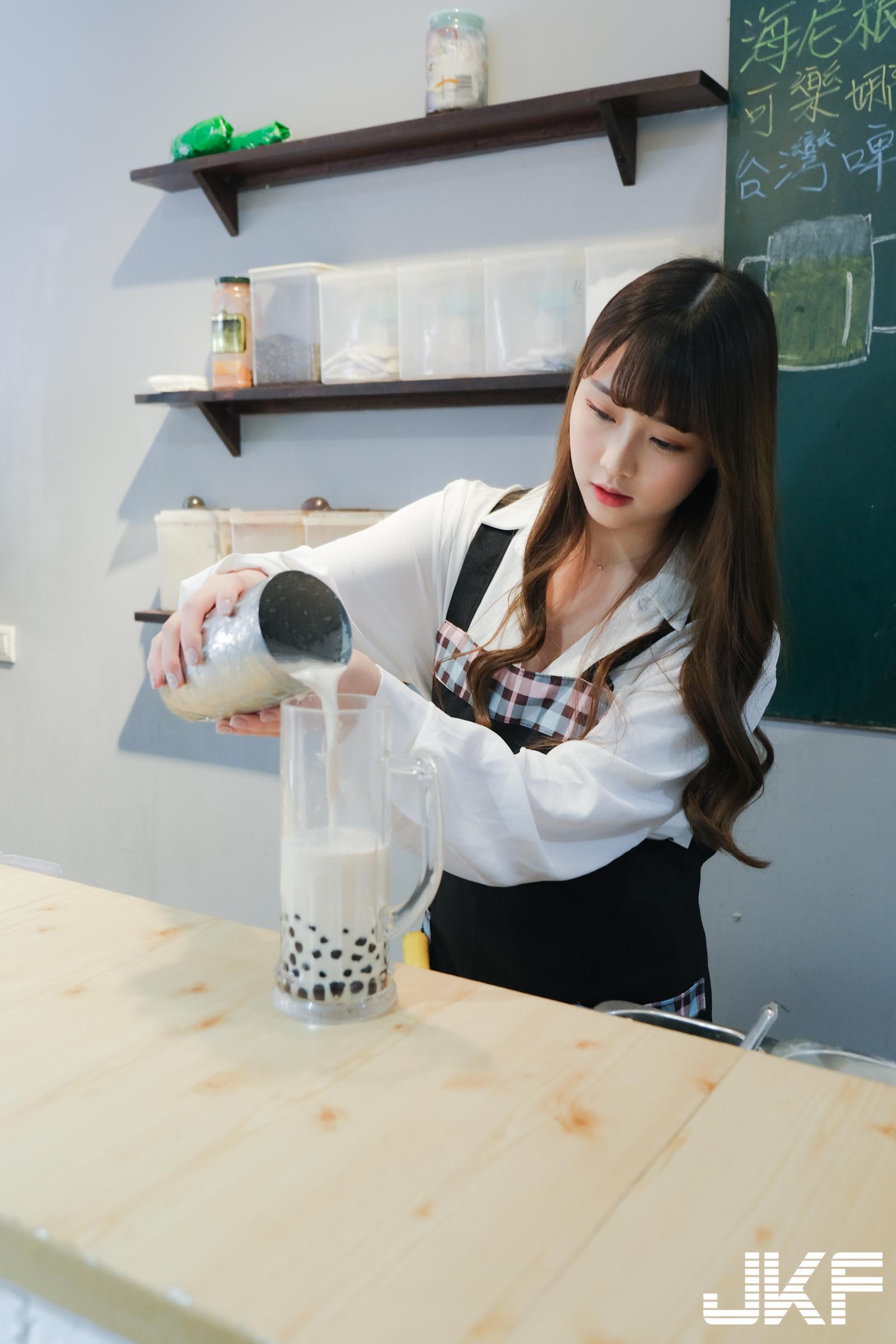 西門町飲料店「超可愛店員」甜美笑容好迷人！完美高顏值讓人戀愛