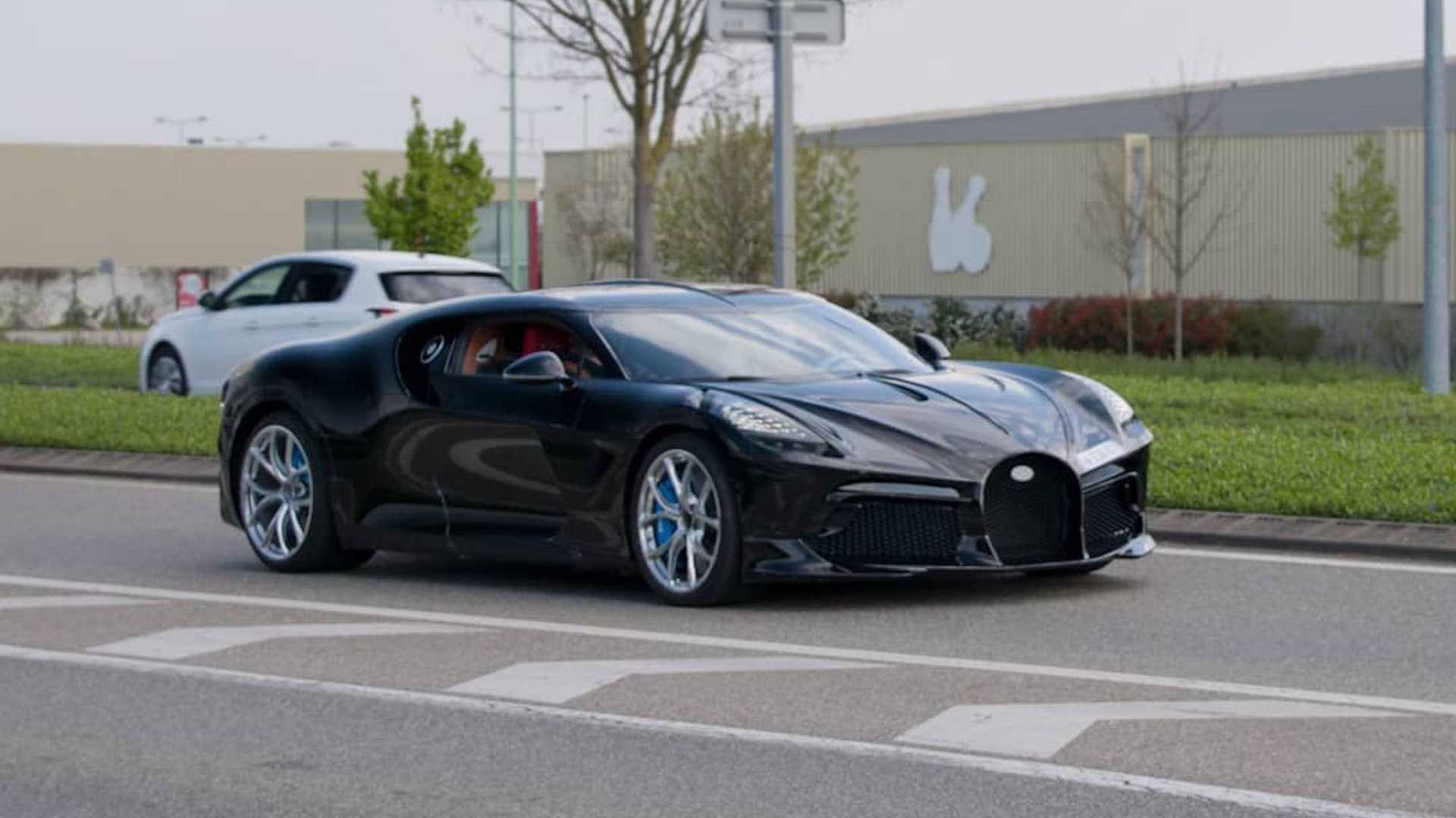 bugatti-la-voiture-noire-spotted-in-the-wild.jpeg
