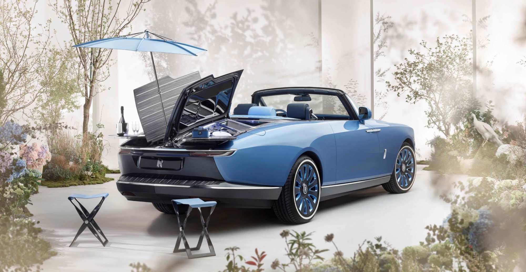 Rolls-Royce-Boat-Tail-Hosting-Suite-and-Parasol-Lifestyle-e1622168062330.jpeg