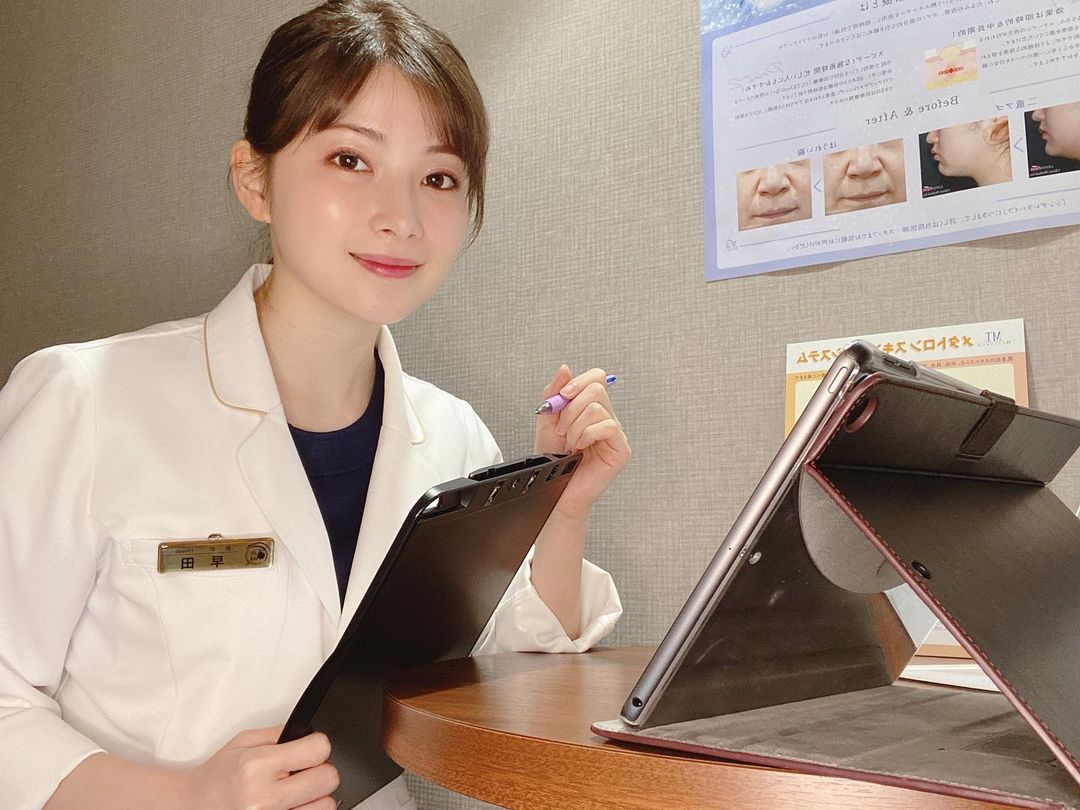 人氣實境節目《雙層公寓》成員早田ゆりこ成為氣質皮膚科醫師