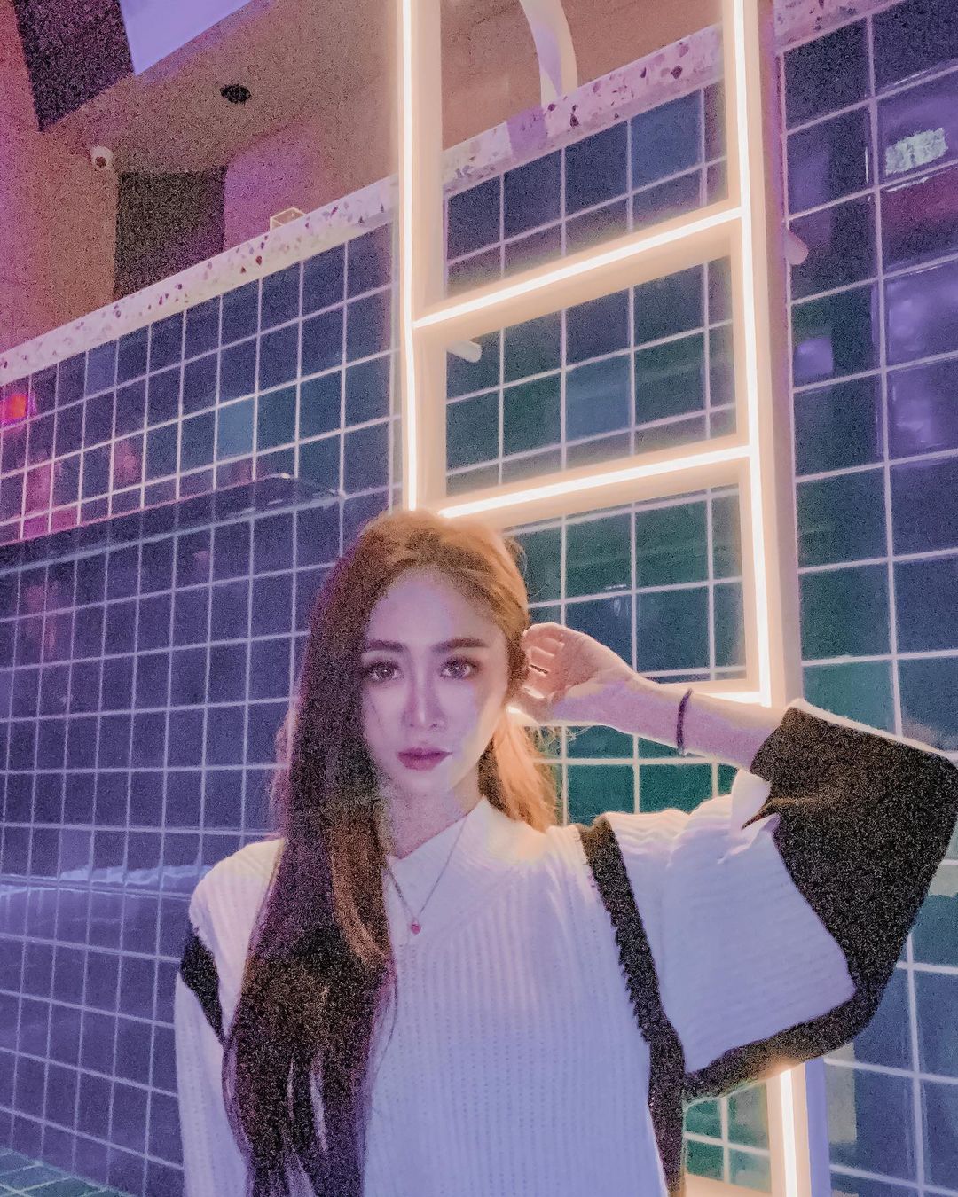 小語樂 x 彤彤 性感破表！不需要美肌的高顏值 - 美女圖 -