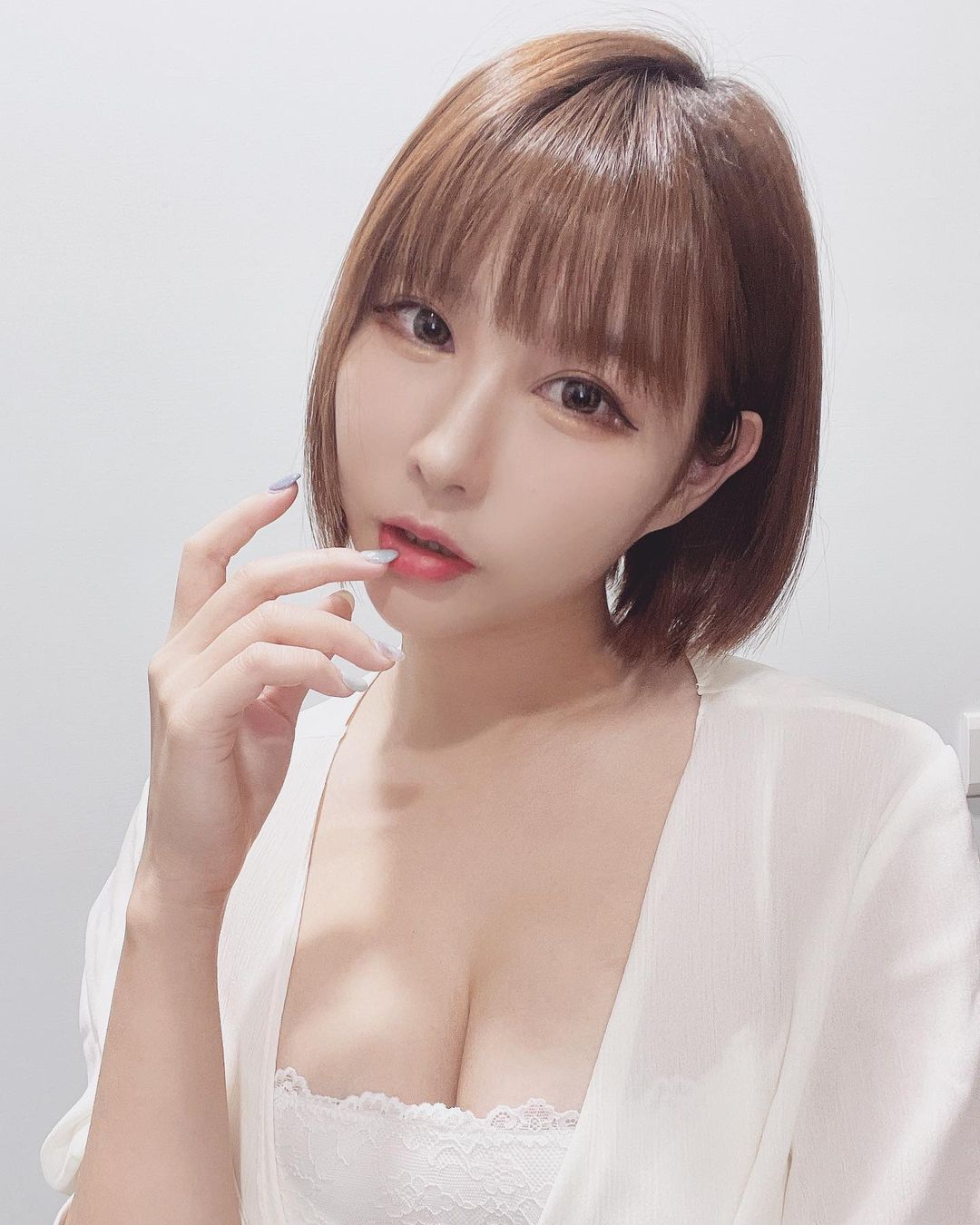 短髮可愛巨乳女友系 希維亞 - 美女圖 -