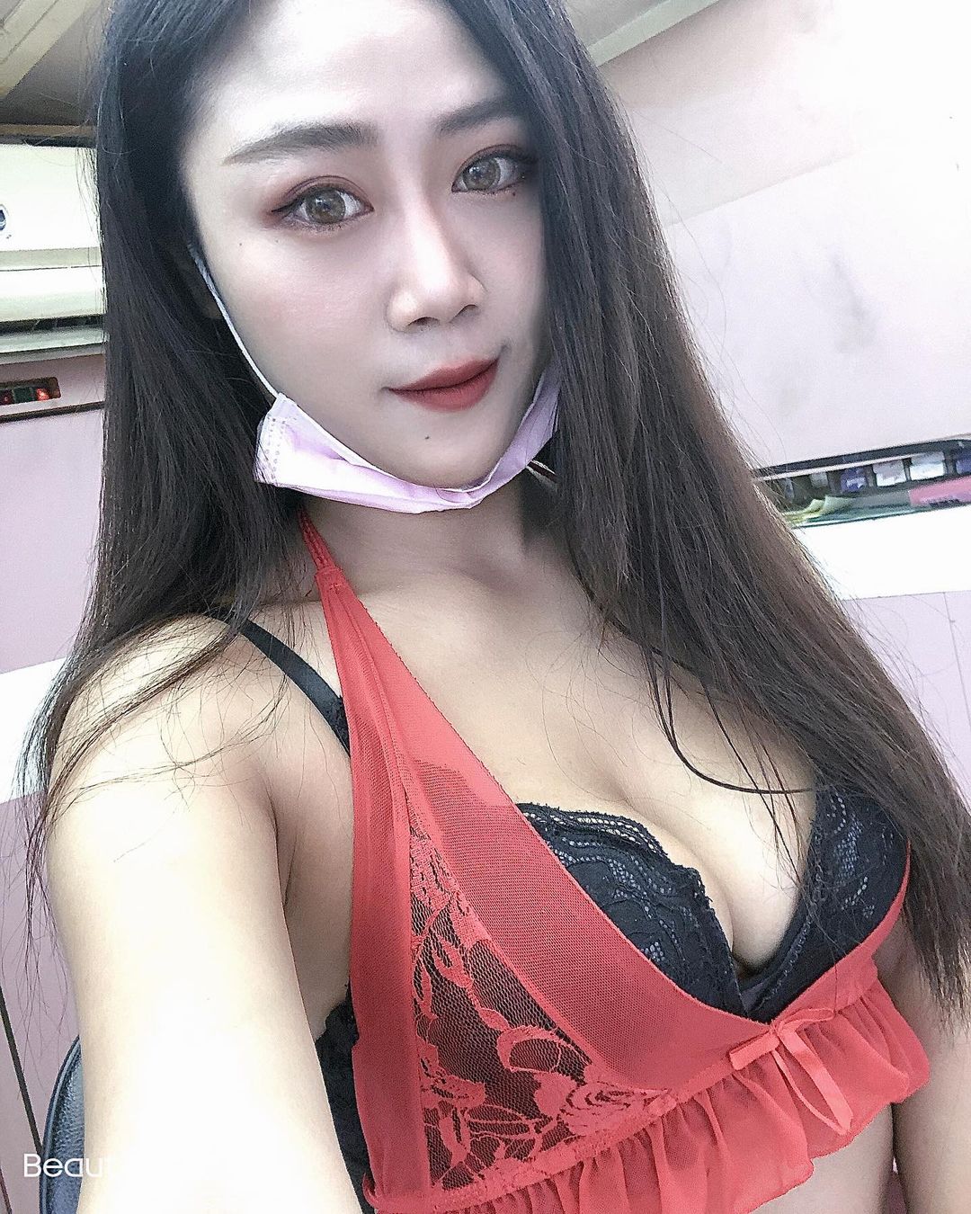夏天到了該去找黃茱茱消暑一下 - 美女圖 -