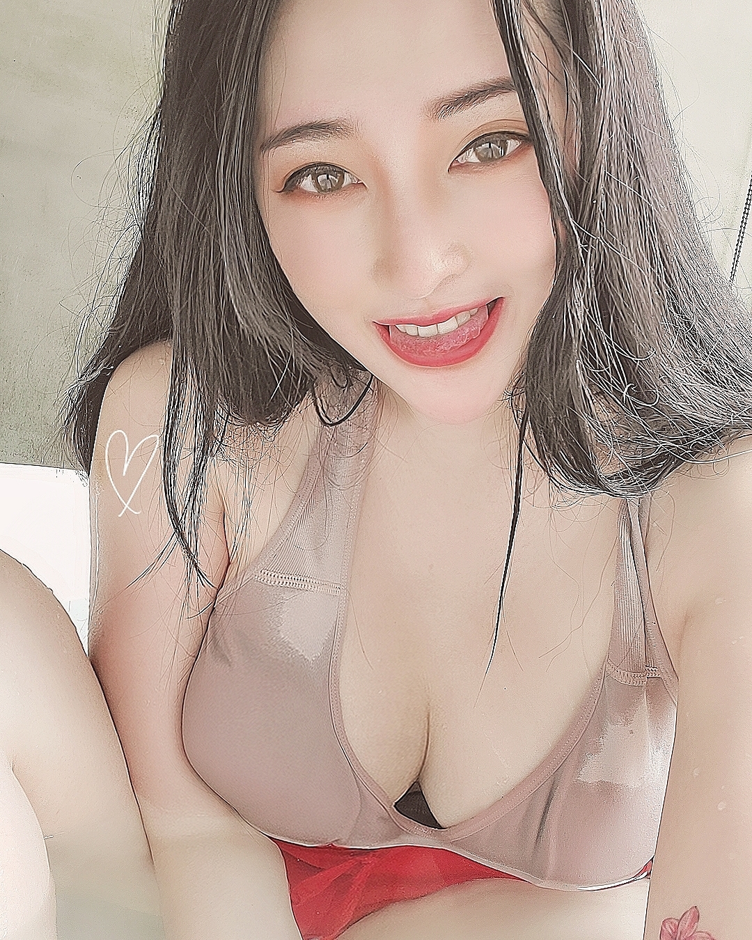 黃靜 化身超胸皮卡丘  網友為之瘋狂 - 美女圖 -