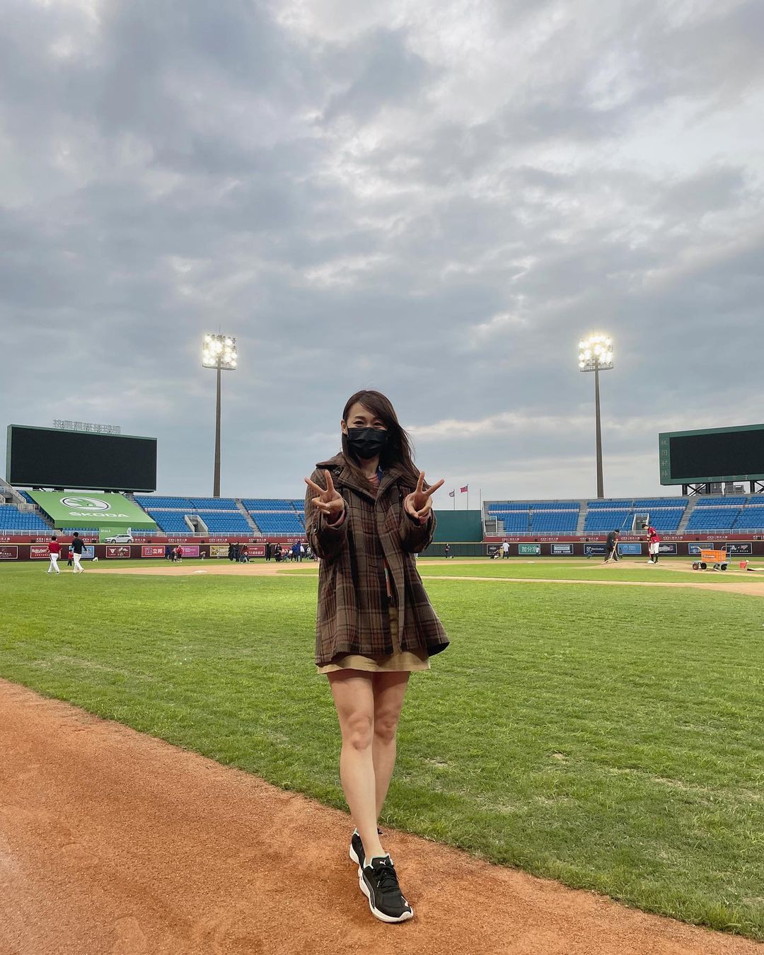 氣質長髮美女記者 徐莉婷