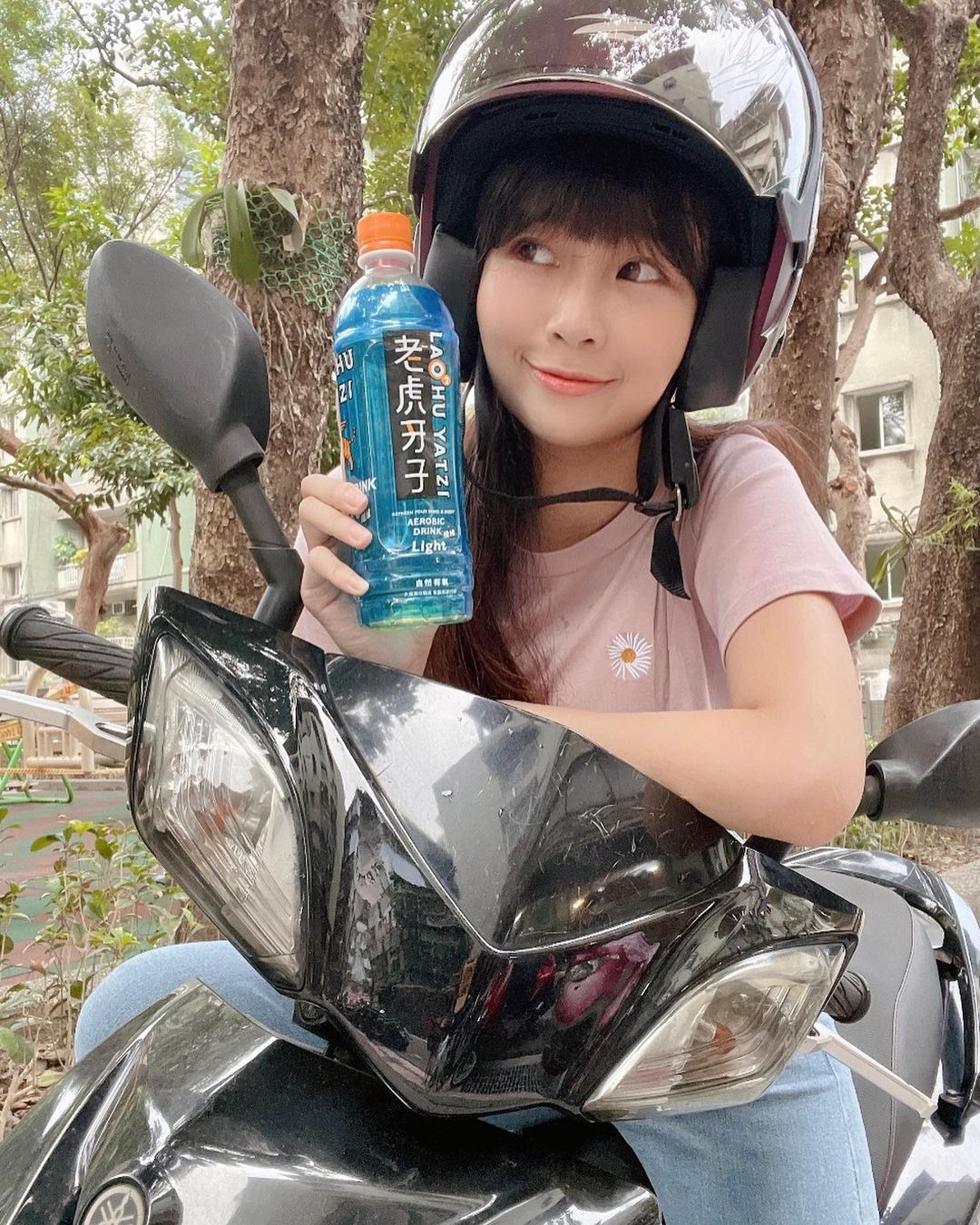 活潑可愛的啦啦隊女生馬萱庭 - 美女圖 -