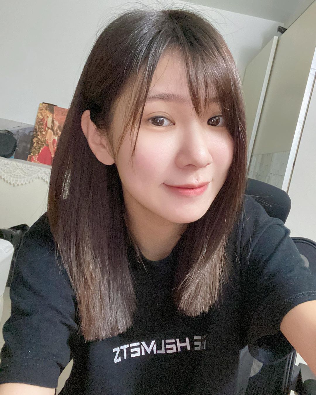 清純妹子手毛小姐姐 黑絲真是香啊~ - 美女圖 -